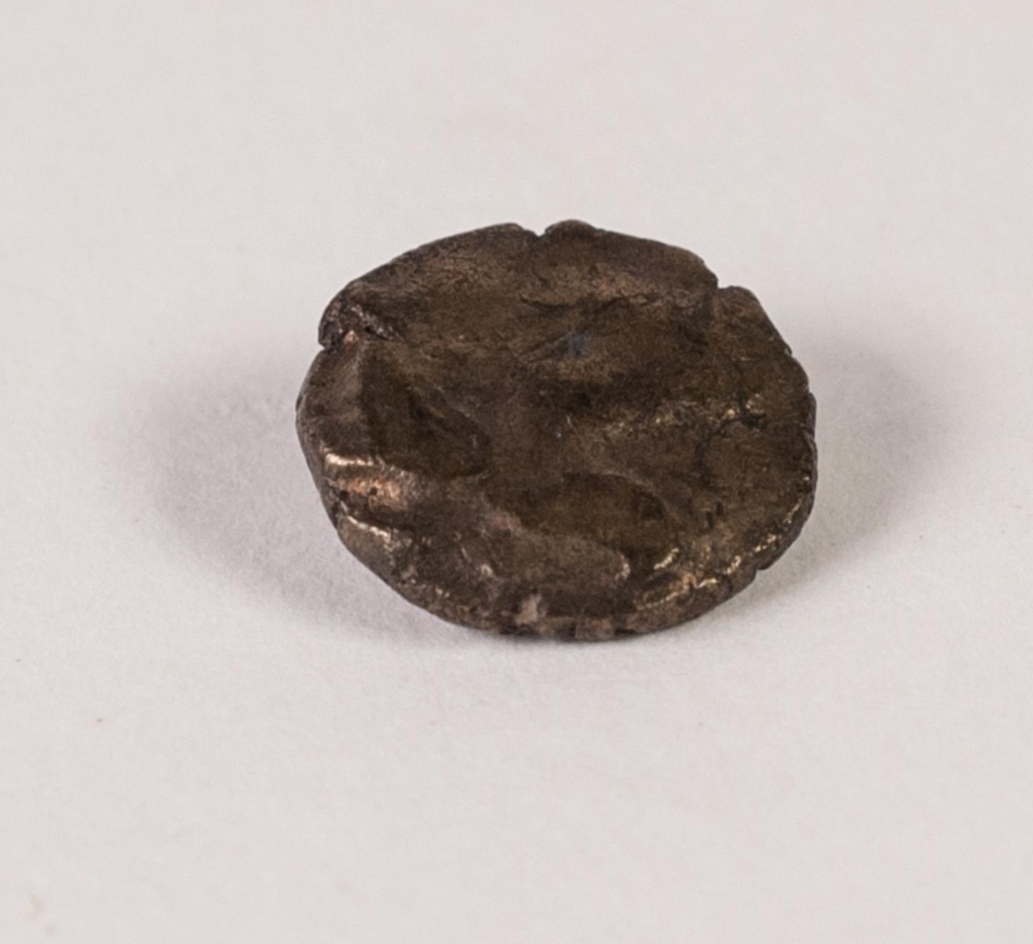 EAST WILTSHIRE - VALE OF PEWSEY ANCIENT BRITISH GOLD QUARTER STATER, showing clearly to one side - Image 2 of 2