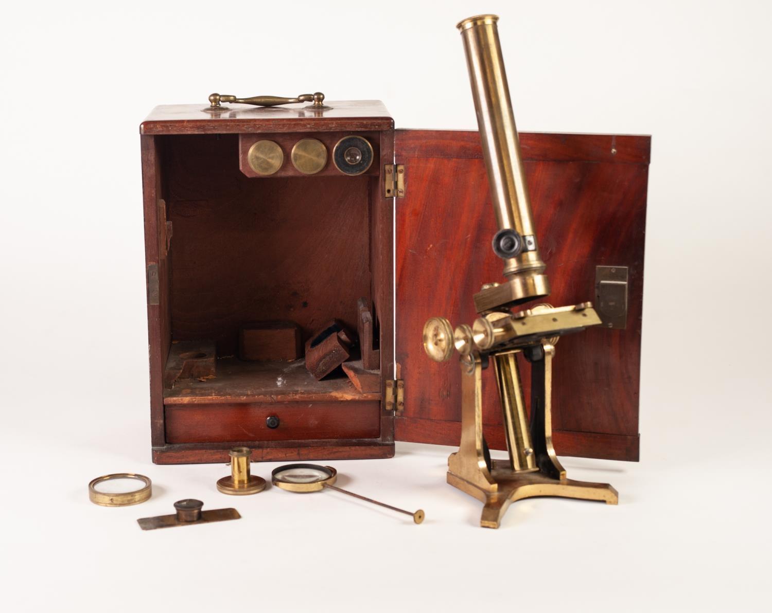 LATE NINETEENTH/EARLY TWENTIETH CENTURY LACQUERED BRASS MONOCULAR MICROSCOPE, the specimen table, - Image 2 of 2