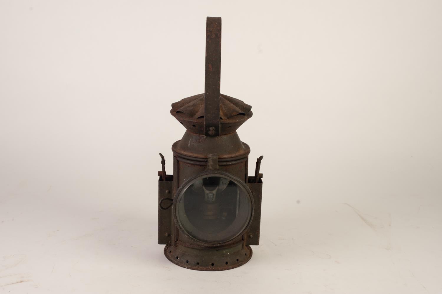 PAINTED METAL RAILWAY LAMP, stamped C.E. AND S AND arrow mark 1956 JA 2348, plain lens side sprung - Image 2 of 2