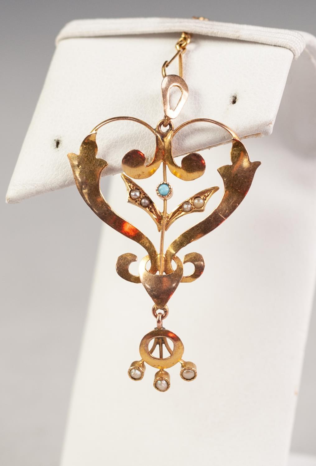 9ct GOLD ART NOUVEAU PERIOD FOLIATE SCROLL PENDANT, with drop, set with a tiny centre turquoise - Image 2 of 2