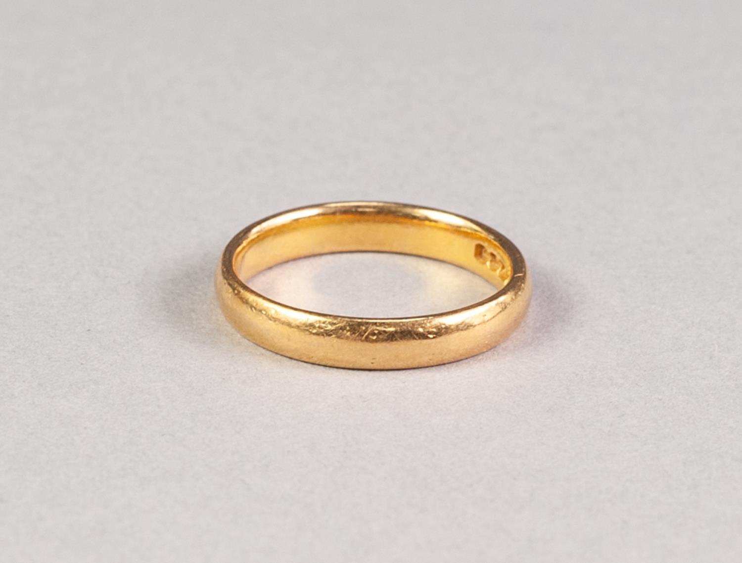 22ct GOLD WEDDING RING, Birmingham 1953, 4.3gms, ring size 'M'