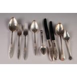 20th CENTURY ELKINGTON PLATE 38 PIECE TABLE SERVICE OF SIX PLACE SETTINGS, viz table knives, dessert