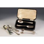 GEORGE VI CHILDâ€™S SILVER FORK AND SPOON SET IN CASE, Sheffield 1937, 1oz, together with a SET OF