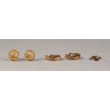 PAIR OF 9ct GOLD DOMED HONEYCOMB PATTERN STUD EARRINGS,; A PAIR OF 9ct GOLD CURVED BAND PATTERN