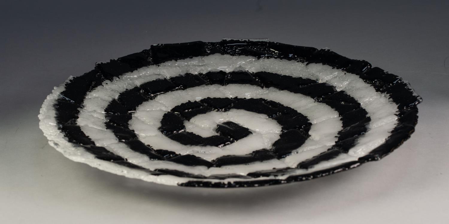 VETRO, MURANO, LIMITED EDITION MODERN BLACK AND WHITE GLASS LARGE DISH, of shallow form, decorated