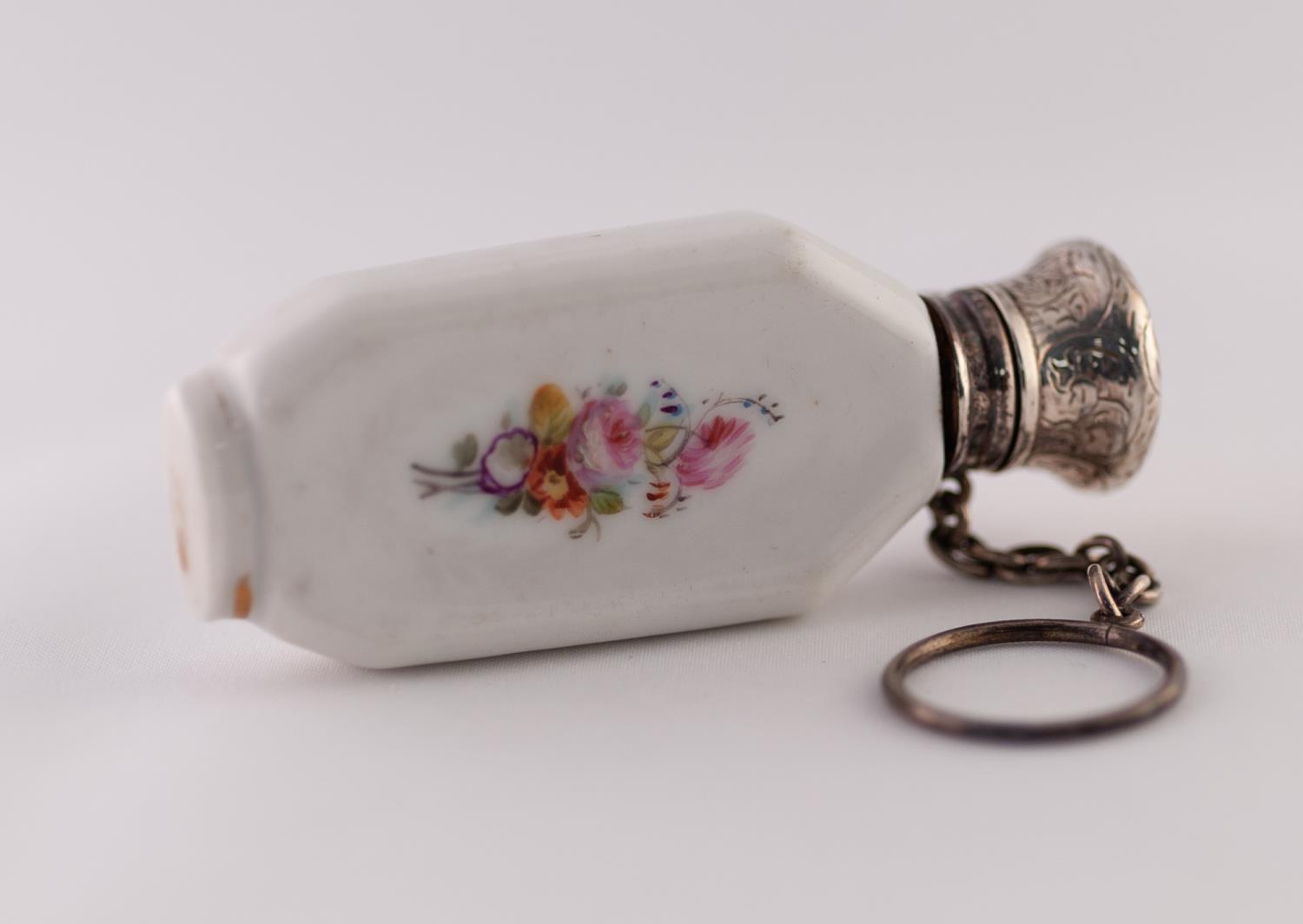 A LATE VICTORIAN/EDWARDIAN FLORAL ENAMELLED OPAQUE WHITE GLASS WHITE METAL TOPPED SCENT BOTTLE,