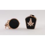 9ct GOLD MASONIC HARDSTONE FOB, opening to reveal a Masonic symbols, and a bloodstone Masonic