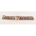 14k GOLD CHAIN LINK BRACELET, each link with three colours of gold, 26.2gms