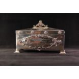 AN EARLY TWENTIETH CENTURY SILVER FREEDOM OF THE BOROUGH CASKET, of rectangular form, the front in