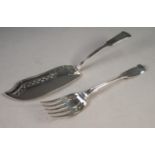 A GEORGE III SILVER FIDDLE AND THREAD PATTERN FISH SLICE, London 1803, also a later but matching