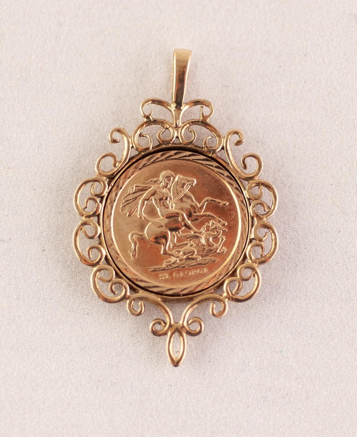 9ct gold ST. GEORGE MEDALLION IN PENDANT FRAME, measures 4cm by 3cm, 4.26g Good condition.