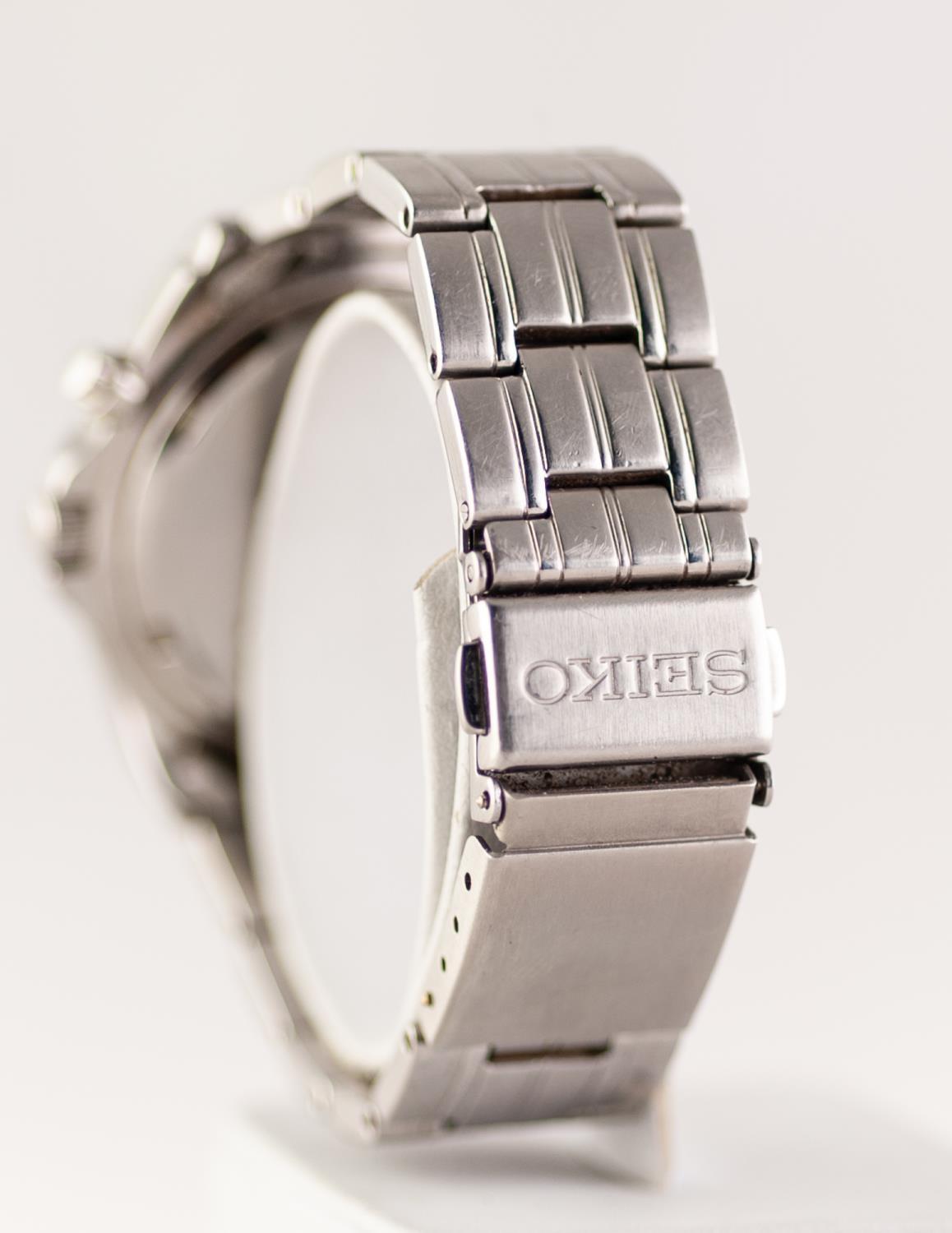 GENTS SEIKO STAINLESS STEEL WRIST WATCH with KINETIC automatic movements, with one button black dial - Image 3 of 3