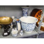 ?14 PIECES OF BLUE AND WHITE POTTERY TO INCLUDE; CLOGS, RUSHTON POTTERY JURBY 'ISLE OF MAN' PLATES