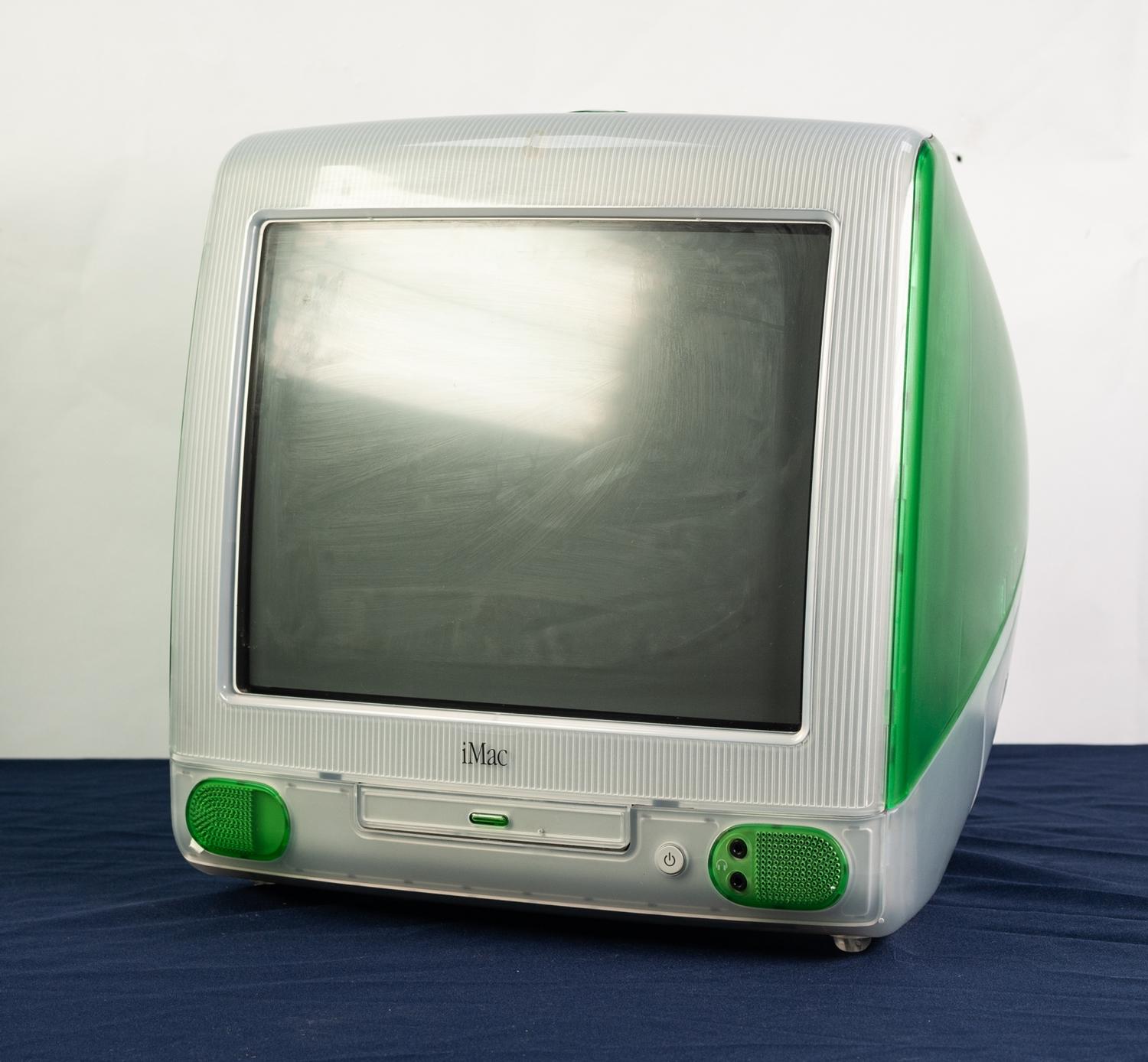 iMAC G3, LIME, VERSION 8.6, 14 INCH DISPLAY, APPLE KEYBOARD AND APPLE MOUSE, IN ORIGINAL BOX WITH