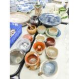 GOOD SELECTION OF STUDIO POTTERY TO INCLUDE, VASES, BOWLS, JUG, SMALL TRINKET HOLDERS ETC