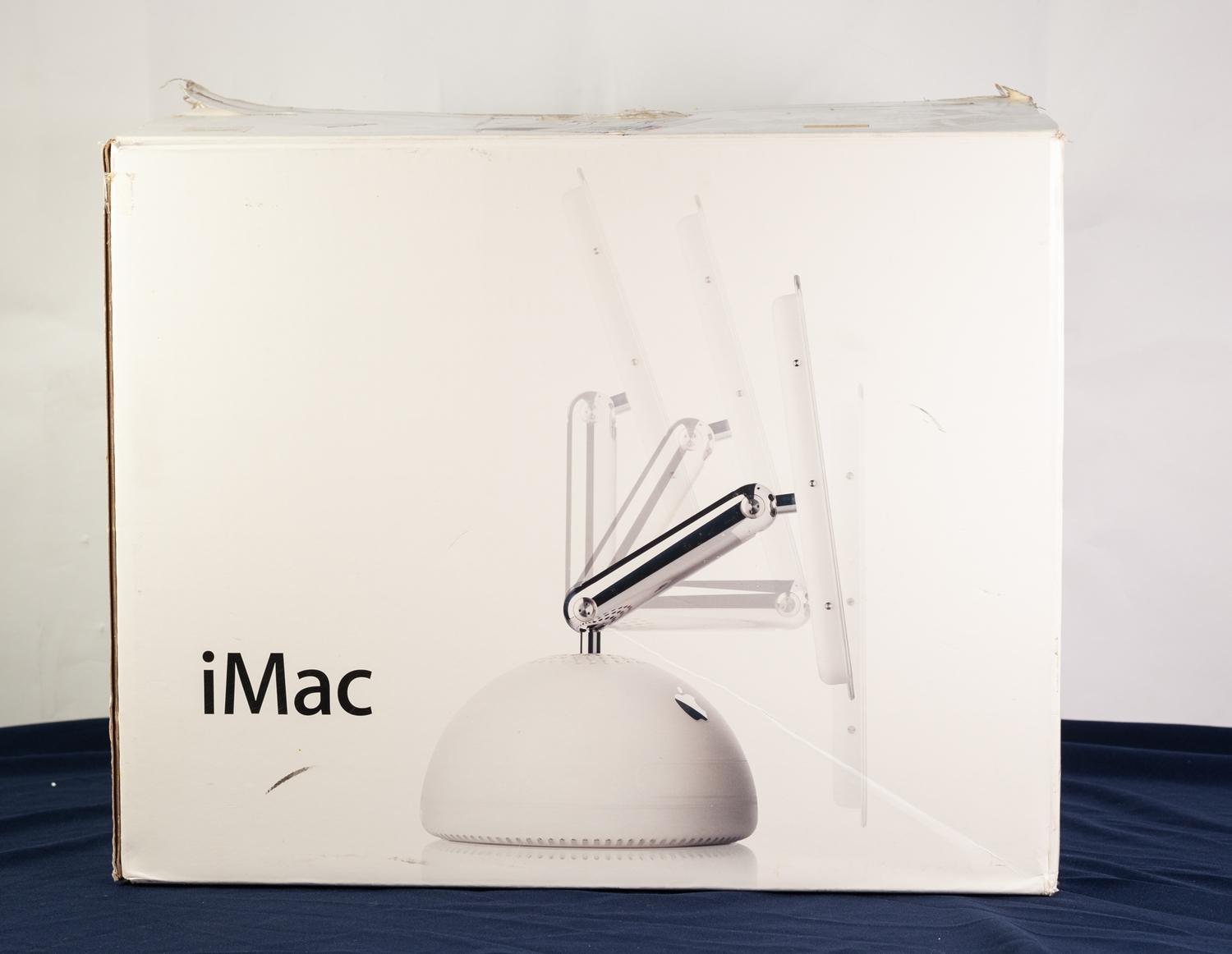iMAC G4, VERSION 10.5.8, 15 INCH LCD DISPLAY WITH EASY HEIGHT, TILT AND SWIVEL ADJUSTMENT, APPLE - Image 9 of 9