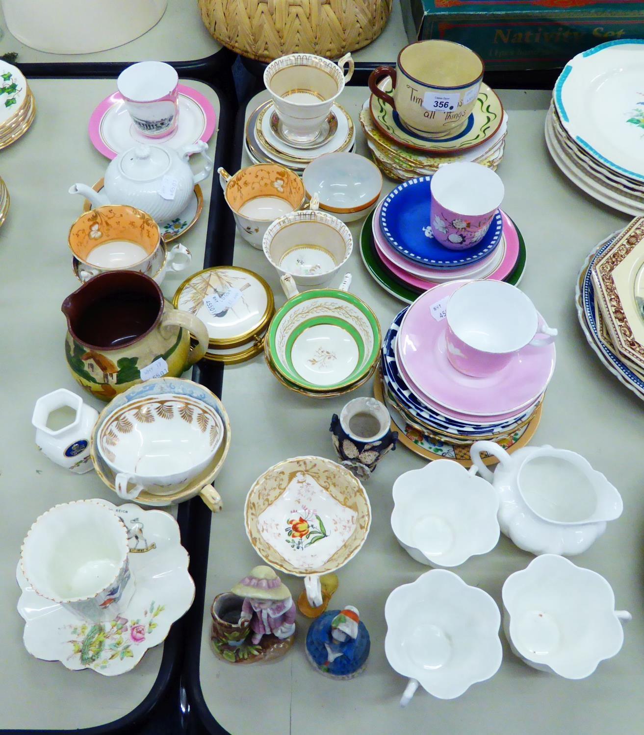 A SELECTION OF DECORATIVE CUPS AND SAUCERS, A MINIATURE ROYAL WORCESTER BASKET, AND VAROUS OTHER