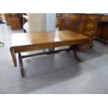 *BEVAN FUNNELL REGENCY STYLE MAHOGANY LOW SOFA TABLE TYPE OBLONG COFFEE TABLE WITH FALL ENDS, ON