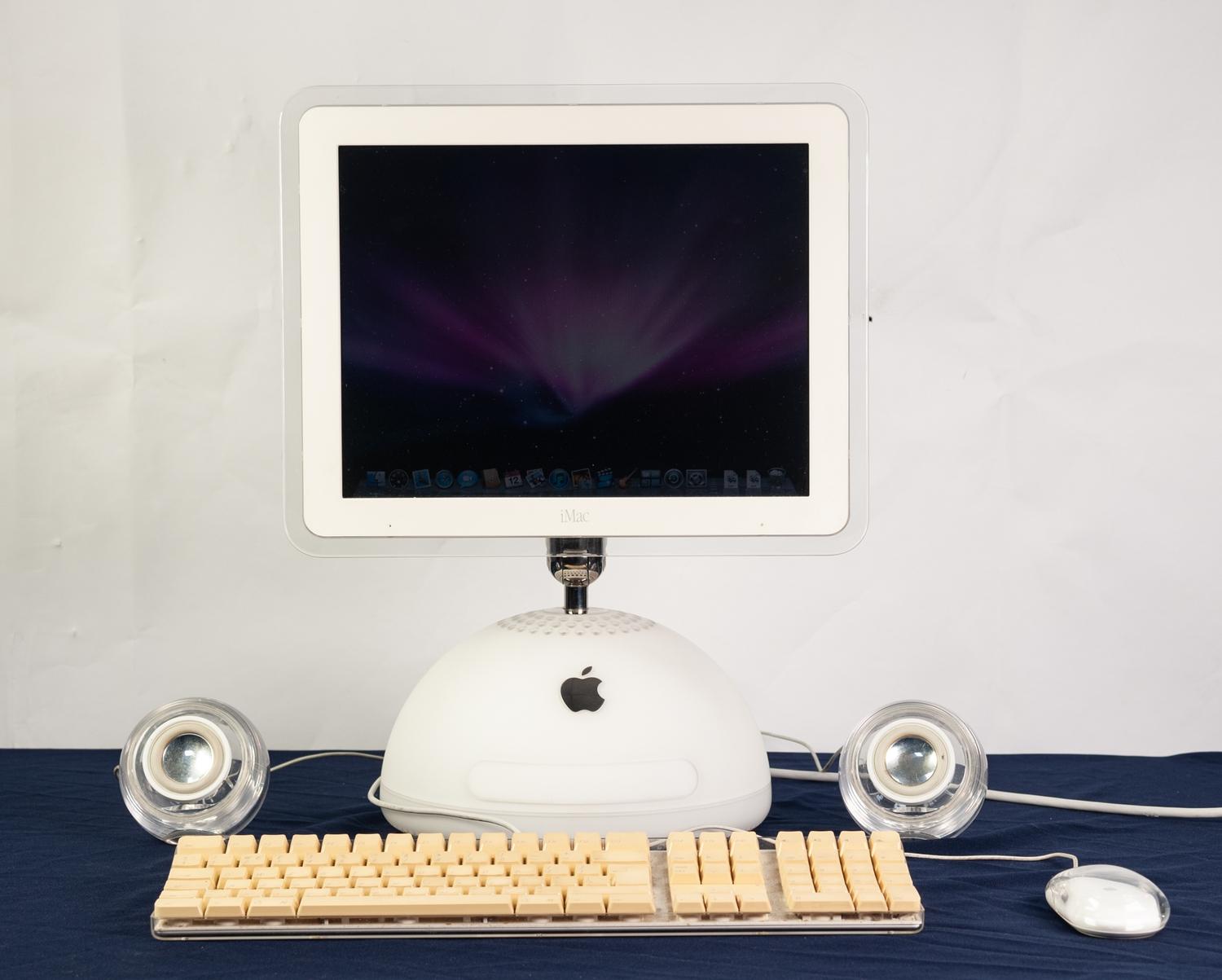 iMAC G4, VERSION 10.5.8, 15 INCH LCD DISPLAY WITH EASY HEIGHT, TILT AND SWIVEL ADJUSTMENT, APPLE - Image 8 of 9