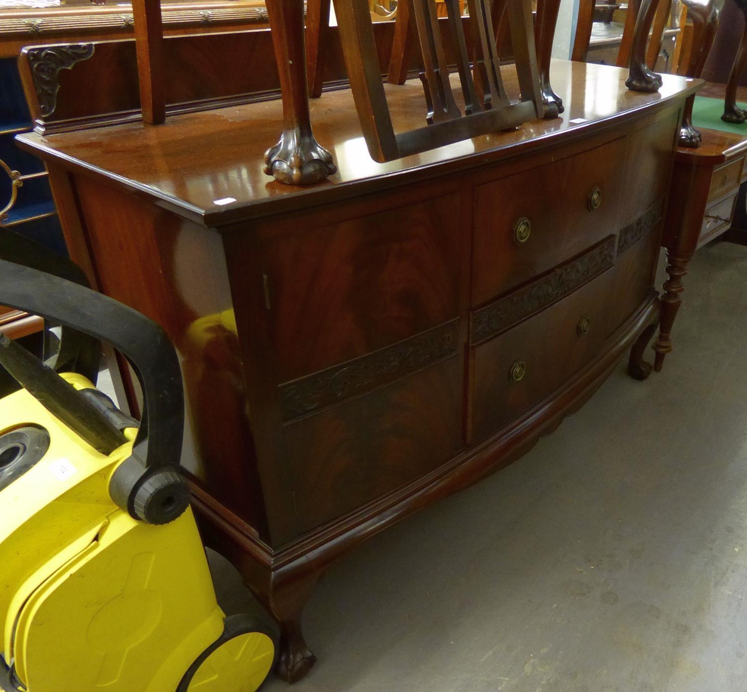 EARLY 20TH CENTURY MAHOGANY SIDEBOARD WITH LEDGEBACK, SLIGHTLY BOWED FRONT WITH TWO CENTRE - Image 2 of 2