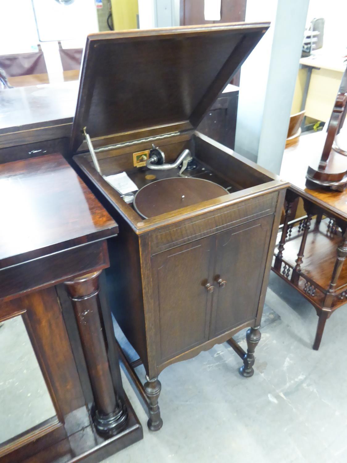 'HIS MATSTERS VOICE' MODEL 156 OAK CASED GRAMOPHONE, HINGED LID WITH CANTED TOP OVER TWO DOOR