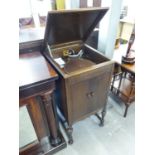 'HIS MATSTERS VOICE' MODEL 156 OAK CASED GRAMOPHONE, HINGED LID WITH CANTED TOP OVER TWO DOOR