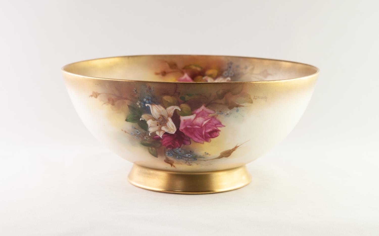 EARLY TWENTIETH CENTURY HAND PAINTED ROYAL WORCESTER BLUSH PORCELAIN BOWL SIGNED E.S. PILSBURY, of - Image 2 of 6