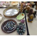 MIXED LOT TO INCLUDE; WALL MIRROR, TWO WOODEN CARVED FIGURES, OWL, CARLTON WARE DISH ETC....