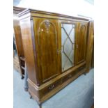 EARLY 20th CENTURY CONTINENTAL MAHOGANY LARGE SIDE CABINET, WITH OBSCURE GLAZED CENTRE DOOR WITH