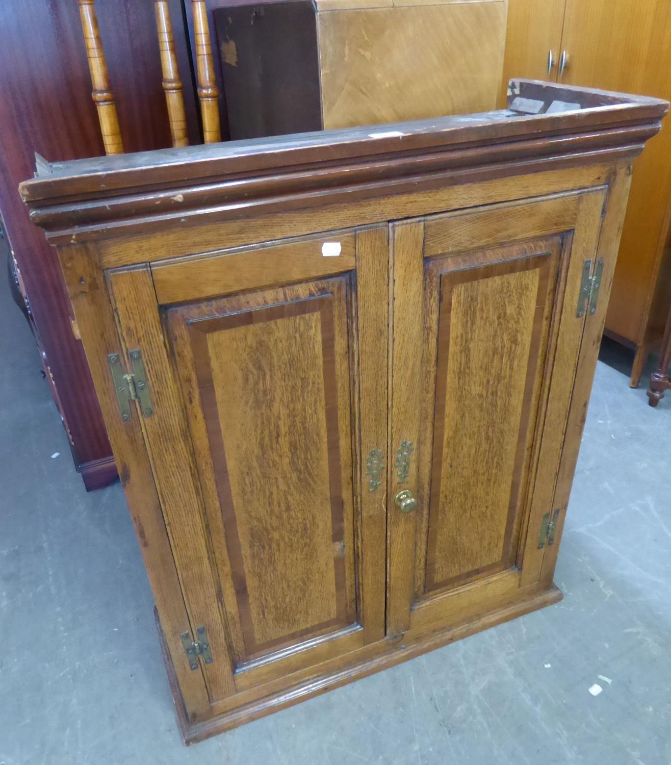 AN ANTIQUE OAK TWO DOOR DWARF CUPBOARD WITH 'H' HINGES, QUADRANT PILASTER FORECORNERS ON LATER - Image 2 of 2