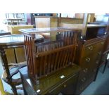 A MAHOGANY COMBINED NARROW OBLONG COFFEE TABLE WITH PERIODCAL RACK