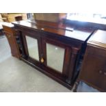 A VICTORIAN SIDEBOARD, WITH MIRRORED TWO DOOR CUPBOARD HAVING INSET COLUMN PILASTERS TO EITHER
