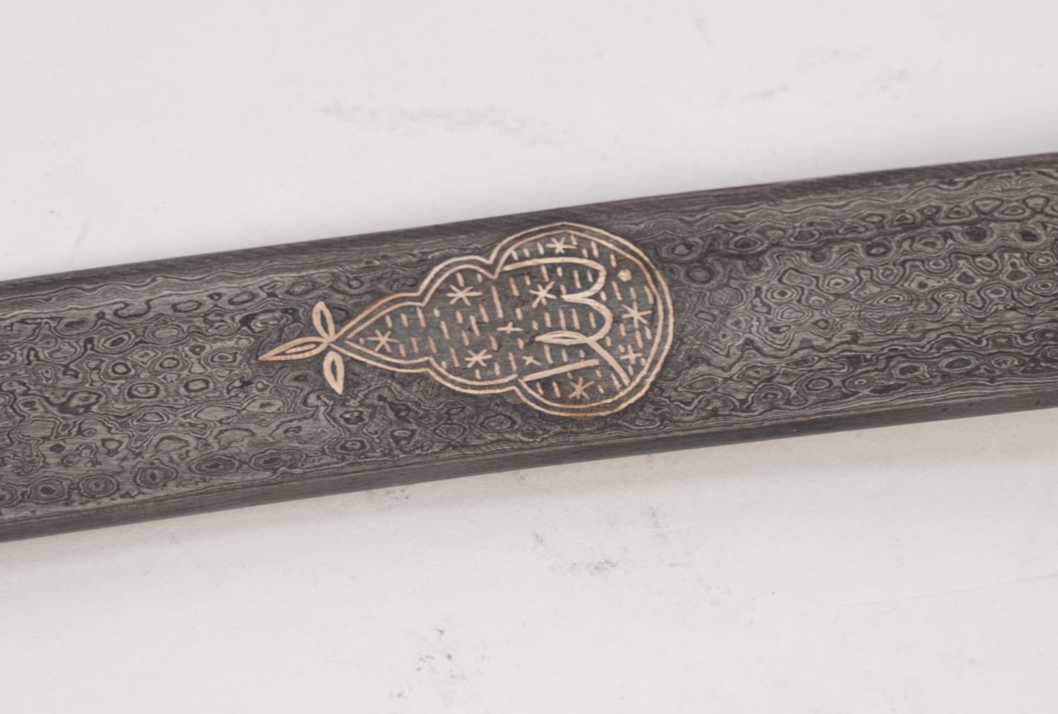 GOOD 20th CENTURY COPY OF AN INDIAN SHAMSHIR with curved blade, the hilt with inlet sectional bone - Image 4 of 5