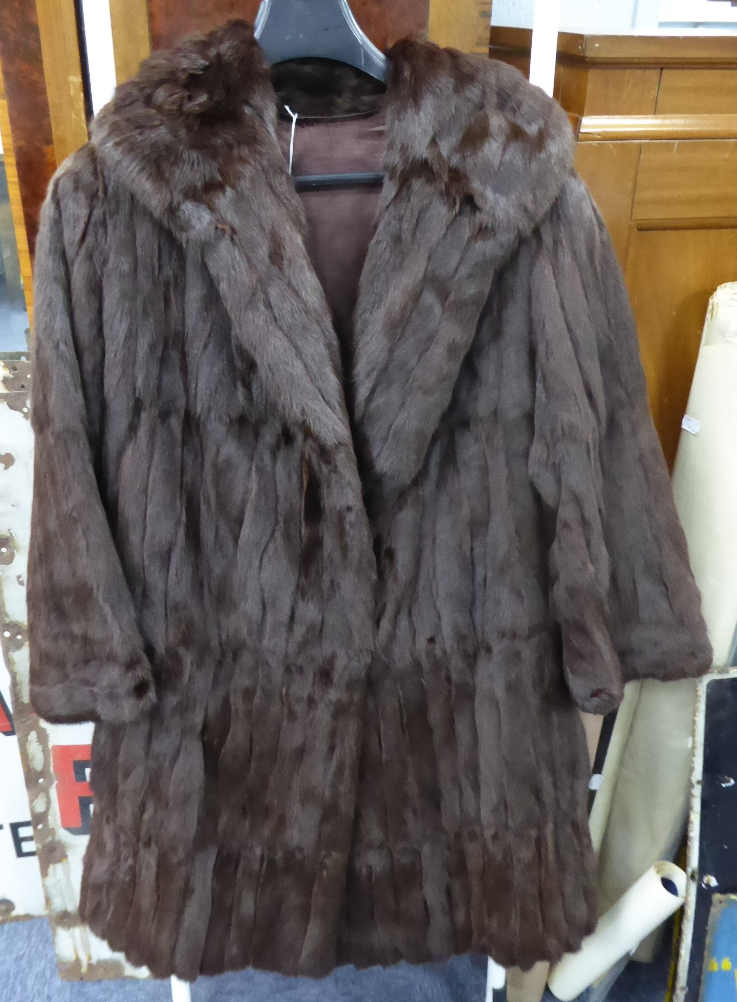 LADY'S DARK BROWN THREE QUARTER LENGTH FUR COAT