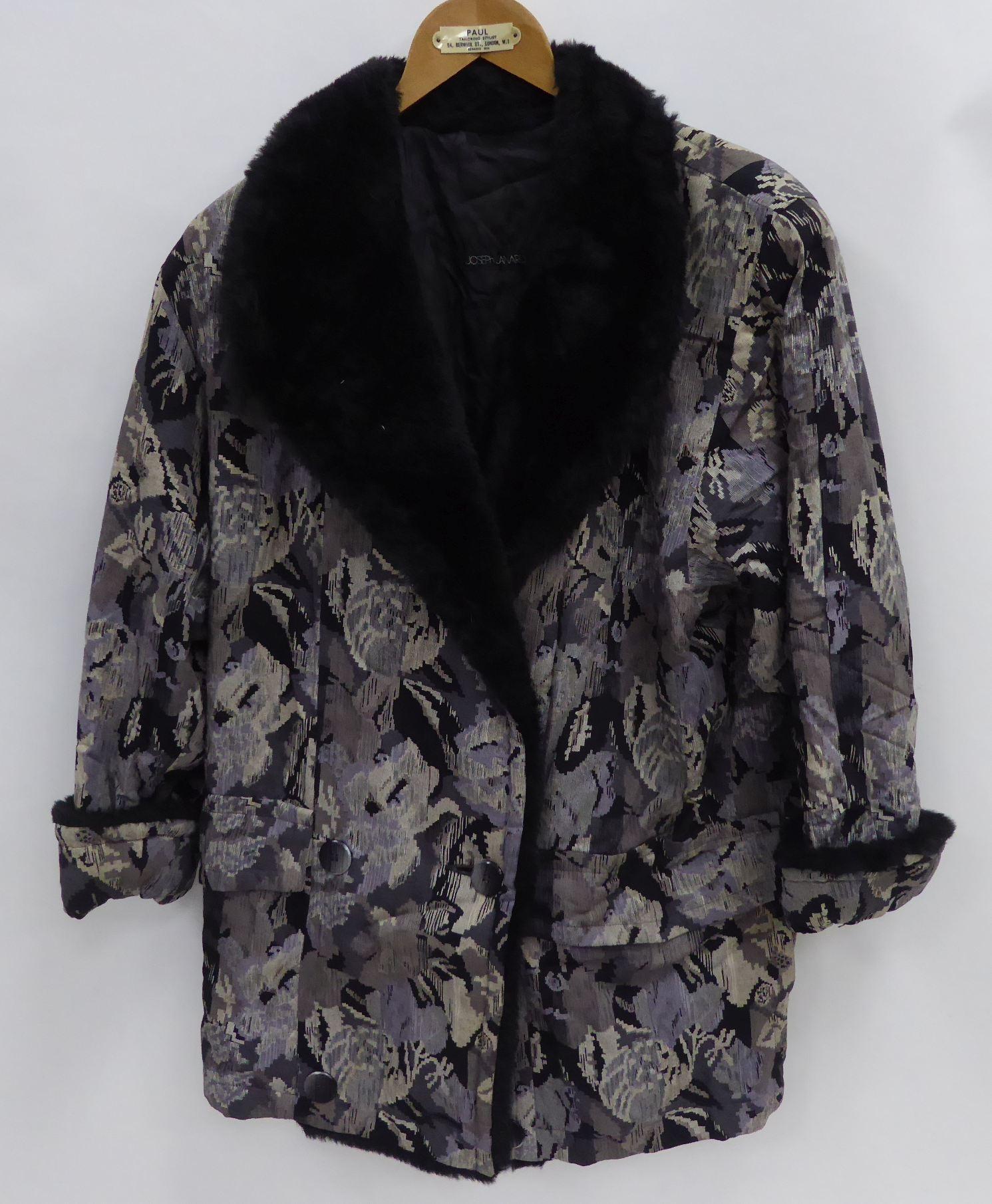 *LADIES FULL LENGTH BLACK LEATHER AND FOX FUR TRIMMED AND LINED COAT AND SUNDRY ITEMS OF CLOTHING - Image 4 of 6