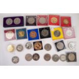 SELECTION OF QUEEN ELIZABETH II AND ROYAL FAMILY MAINLY CUPRO-NICKEL COMMEMORATIVE CROWN SIZE AND