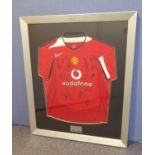 MANCHESTER UNITED 2004-2005 SEASON SIGNED REPLICA FOOTBALL SHIRT, bearing fourteen signatures,