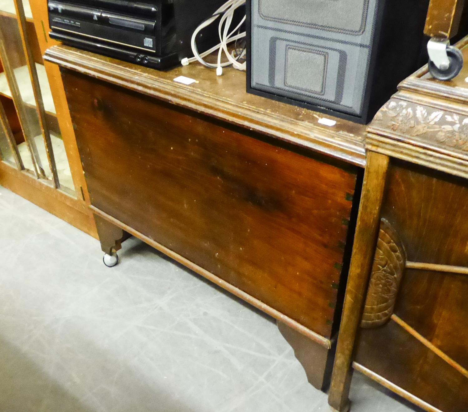 AN OAK PLY BLANKET BOX