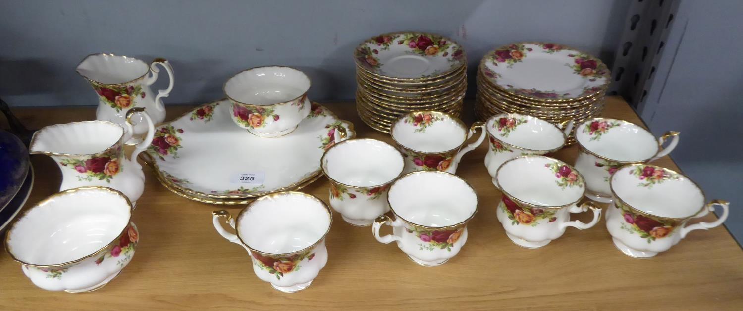 ROYAL ALBERT 'OLD COUNTRY ROSES' TEA SERVICE FOR EIGHT PERSONS TO INCLUDE: 8 CUPS, 14 SAUCERS, 14 - Image 2 of 2