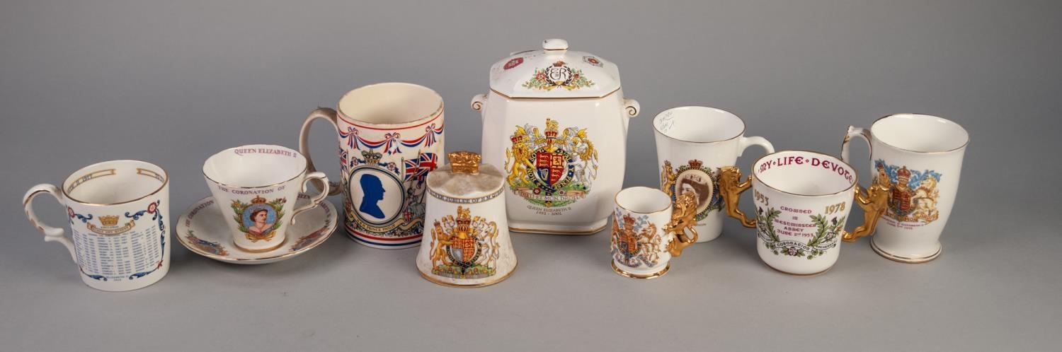 TEN CHINA AND POTTERY COMMEMORATIVE ITEMS RELATING TO THE REIGN OF ELIZABETH II including Shelley