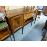 AN EDWARDIAN INLAID MAHOGANY SIDEBOARD, HAVING TWO CUPBOARD DOORS, DRAWER STANDING ON SLENDER LEGS