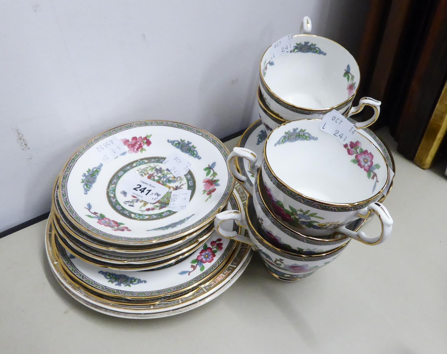 A PARAGON CHINA TREE OF KASHMIR PART SERVICE OF 15 PIECES