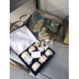 A CASED SET OF SIX ELECTROPLATE NAPKIN RINGS, AND A MISC COSTUME JEWELLERY VARIOUS