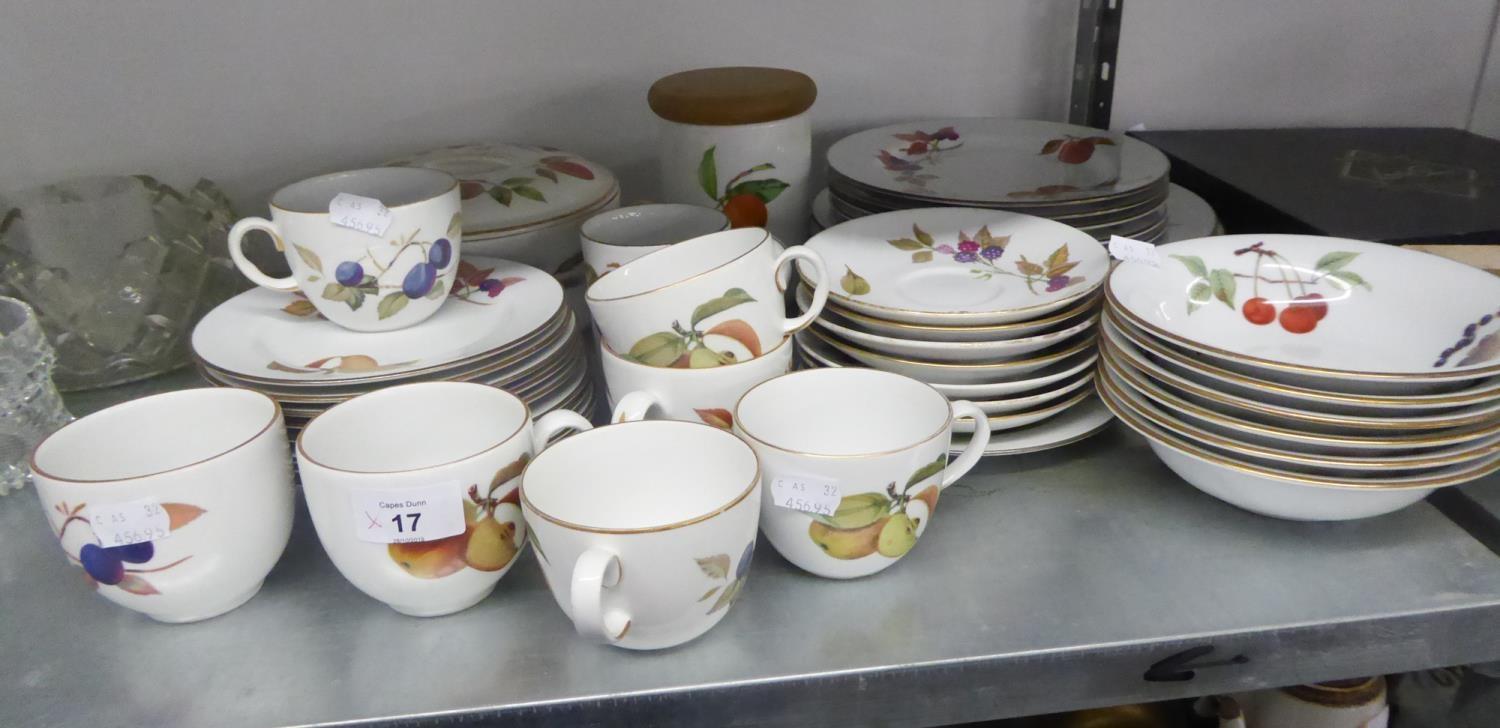 ROYAL WORCESTER 'EVESHAM' PATTERN TEA AND DINNER WARES OF 42 PIECES
