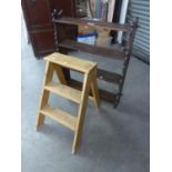 A FOUR TIER OPEN BOOKCASE AND A SET OF SMALL WOODEN STEPS (2)