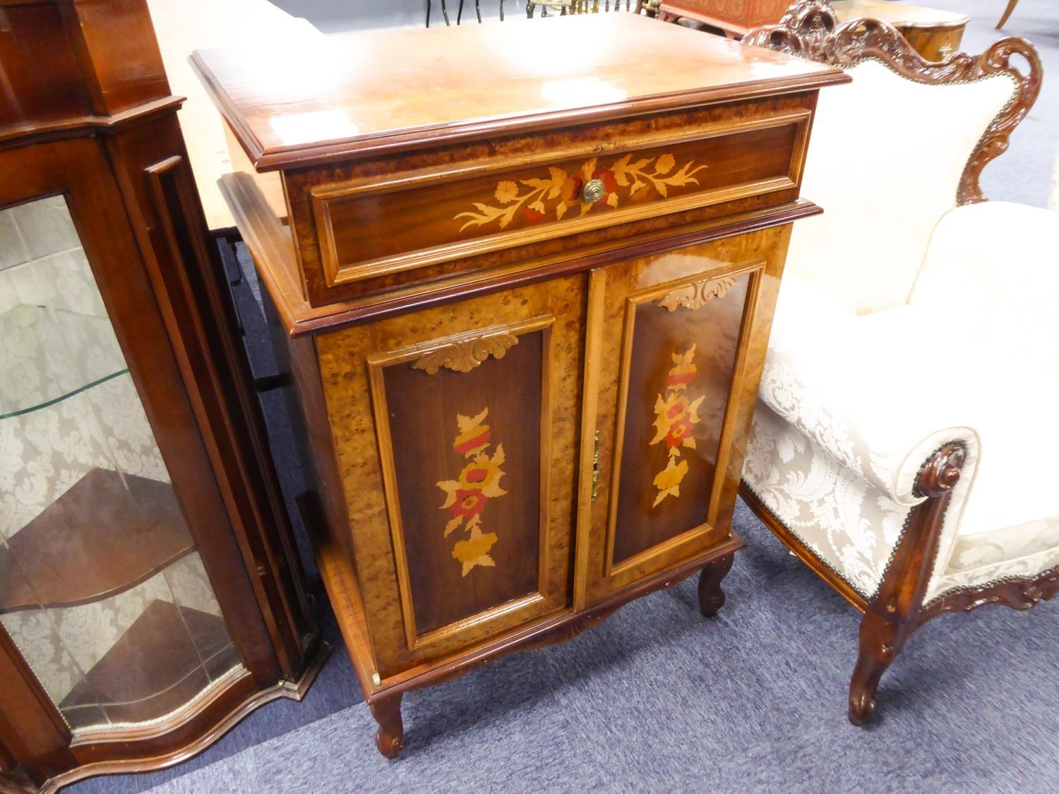 AN ITALIAN INLAID STEREO CABINET WITH LIFT-UP TOP AND TWO CUPBOARDS BELOW