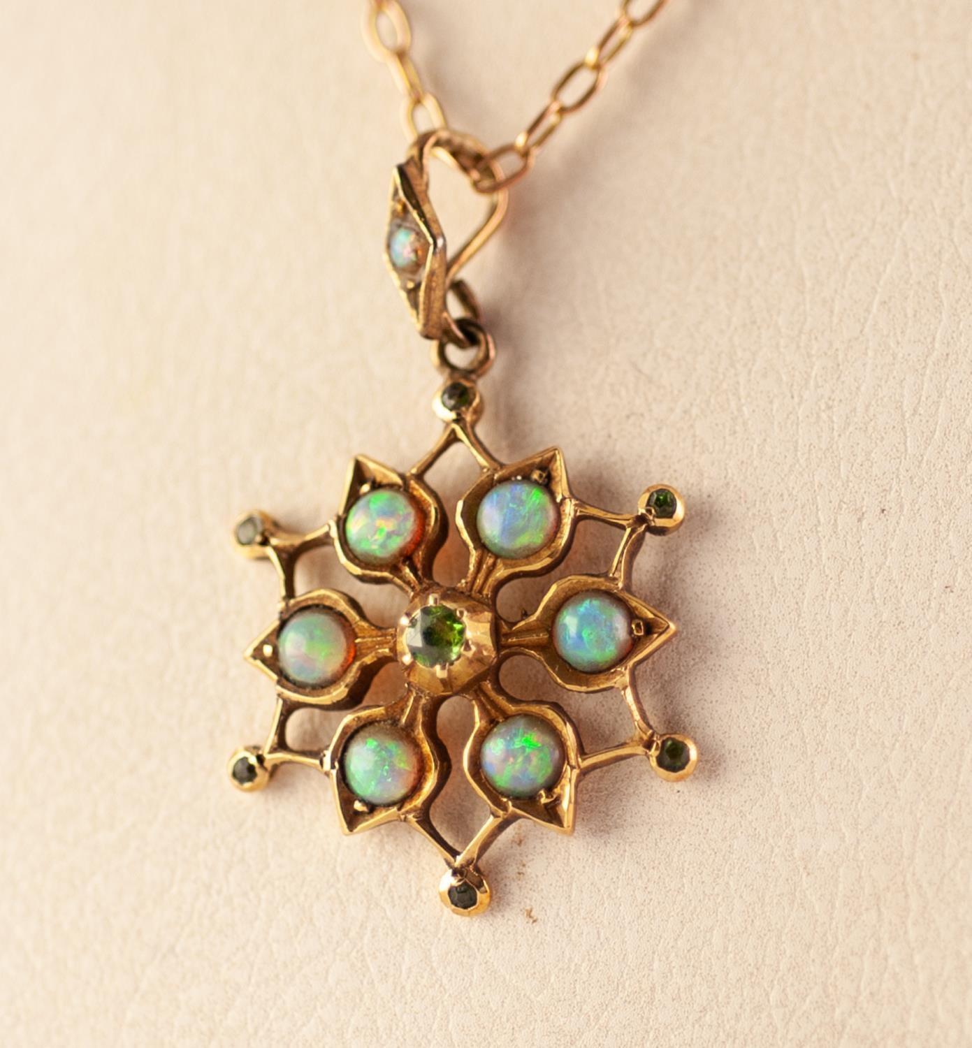 9ct GOLD FINE CHAIN NECKLACE AND VICTORIAN STAR PENDANT openwork pendant centre olivine and - Image 2 of 2