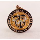 9ct GOLD AND ENAMELLED MEDALLION PENDANT for the 'Transport and General Workers Union', 2.5cm