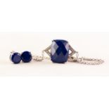 LAPIS LAZULI BRACELET AND EARRINGS SET, large oblong cushion cut stone, approx 17ct with split
