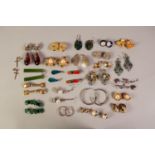 APPROXIMATELY TWENTY PAIRS OF EARRINGS gilt and white metal including pair set with turquoise colour